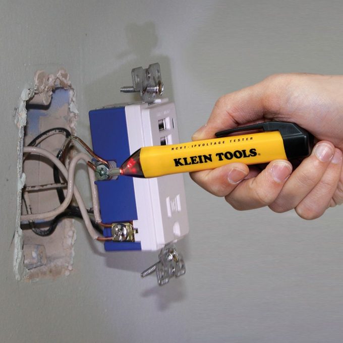 Klein Tools NCVT-1P Non-Contact Voltage Tester Pen, 50 to 1000V AC - Image 10